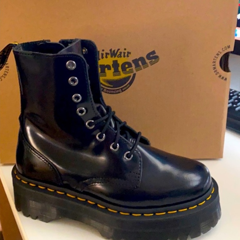 Dr. Martens Black Jadon Leather Platform ✨ NEW✨